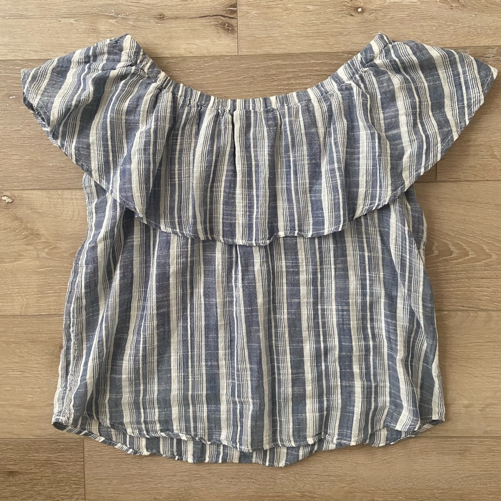 5/$25 Boutique off the shoulder top